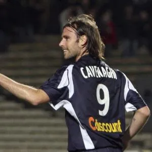 Cavenaghi out