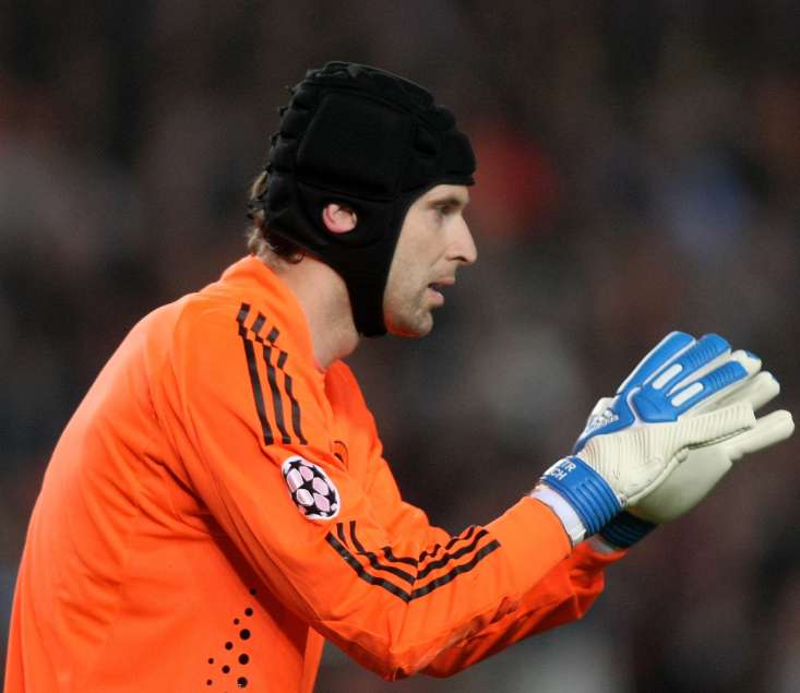 Petr Cech, casque obligatoire
