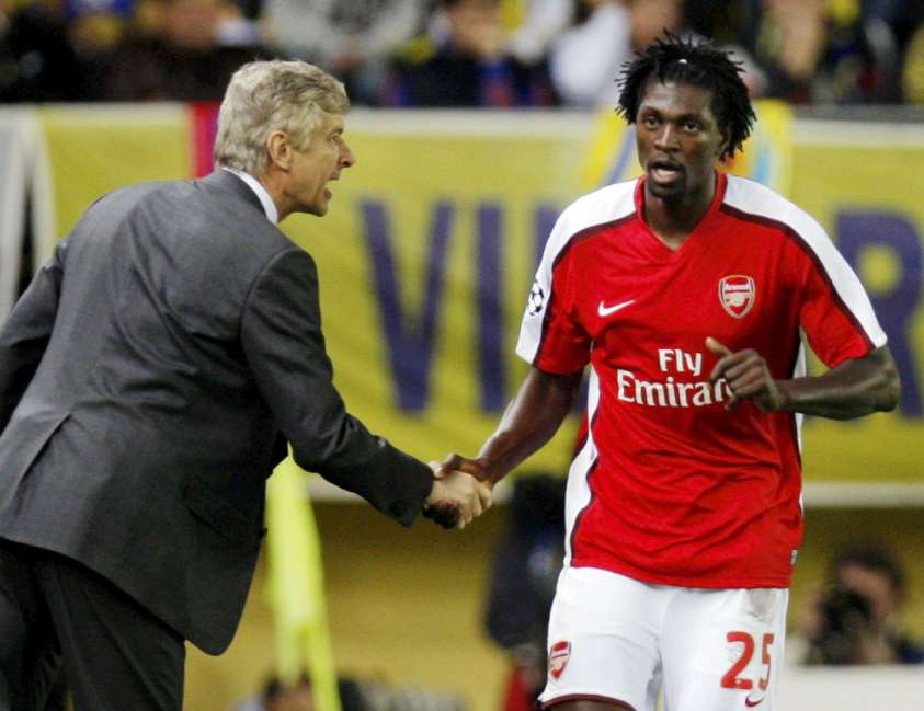Pas de remplaçant pour Adebayor ?