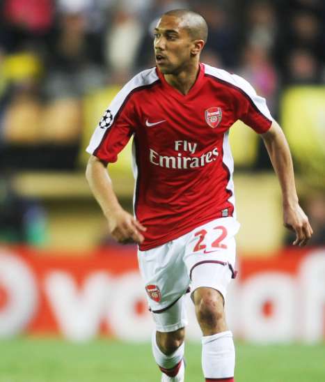 Clichy 1 – Adebayor 0