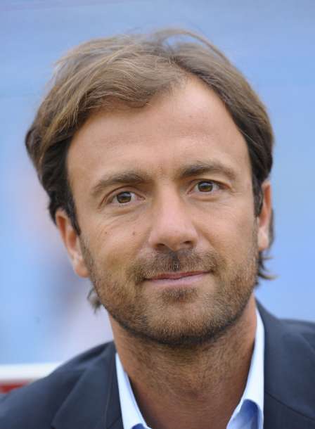 Dugarry allume Raymond