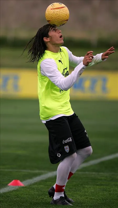 Cannavaro casse le nez de Caceres