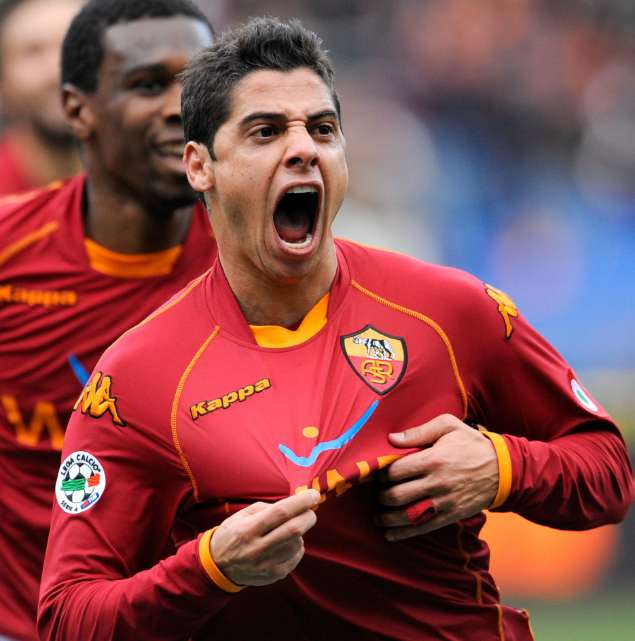 Cicinho veut rentrer au Pays