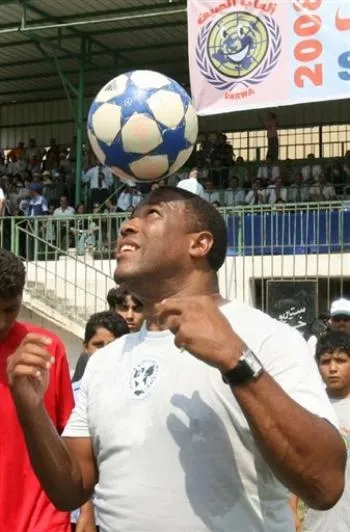 John Barnes au Rwanda ?
