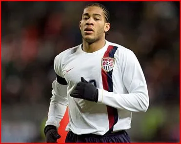 Onyewu blessé quatre mois