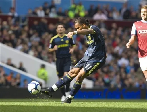 Aston Villa se farcit Chelsea (2-1)