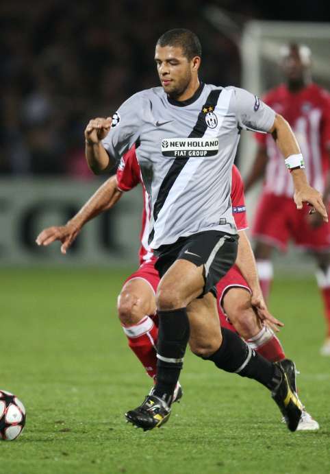 Dunga perplexe pour Melo