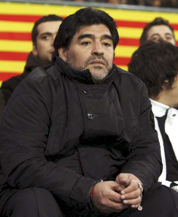 Les boucles de Maradona aux enchères