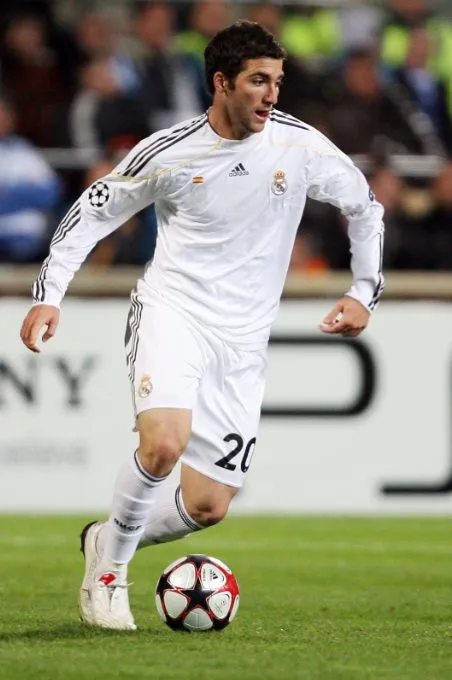 Higuain absent un mois