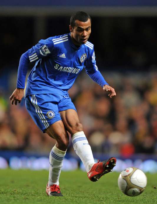 Ashley Cole, permis suspendu