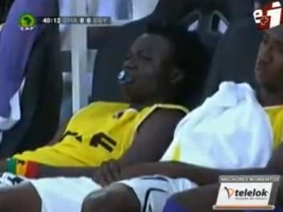 Un Ghanéen avec une tétine