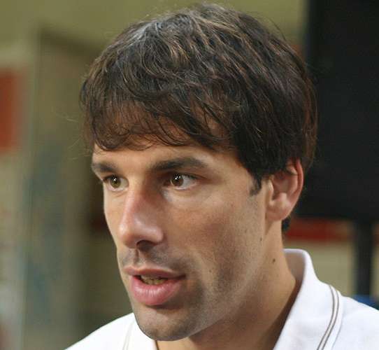 Van Gaal descend Van Nistelrooy