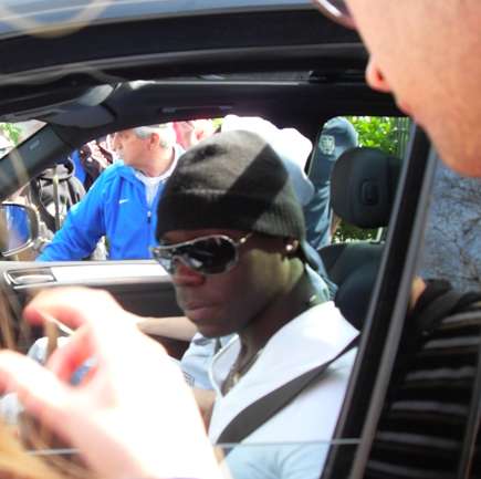 Balotelli, la main sur le klaxon