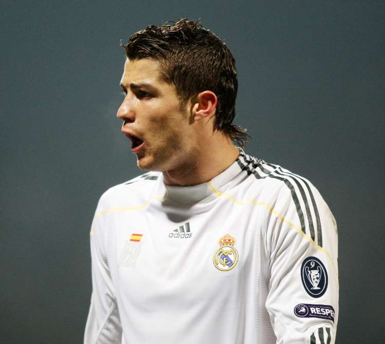 CR9 pense à son île