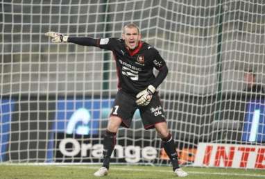 Douchez refroidit son public