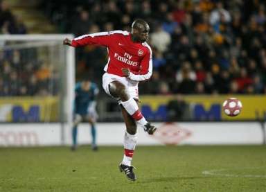 Sol Campbell face au Barça ?