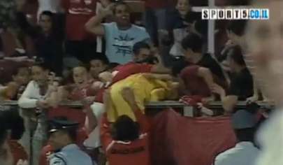 Vidéo : le gardien buteur