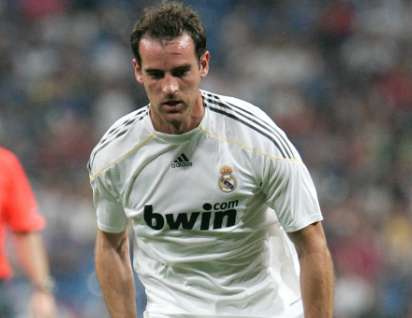 Metzelder rentre au pays