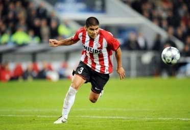 Salcido bientôt au PSG