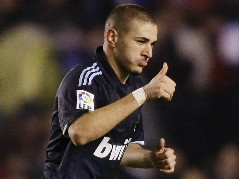 Benzema, priorité de Man Utd