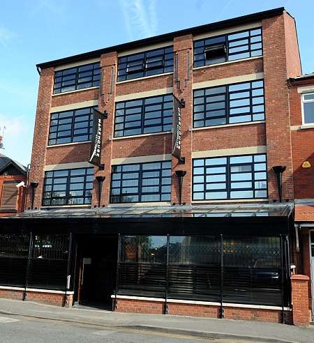 Gerrard ouvre son resto-bar