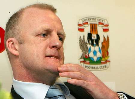 Ian Dowie change de méthode