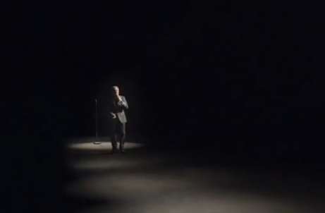 Vidéo : Terry Venables chanteur