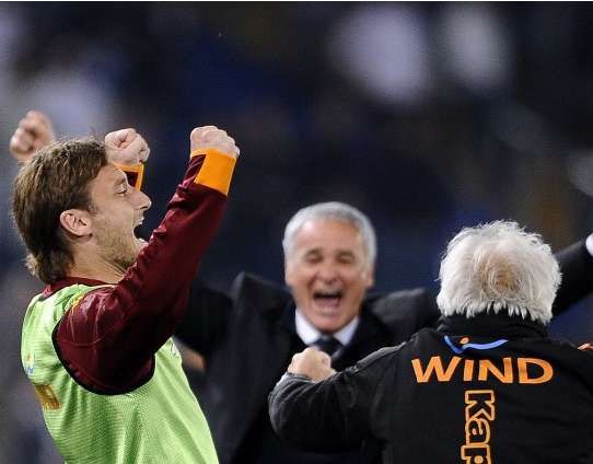 Di Canio défend Totti