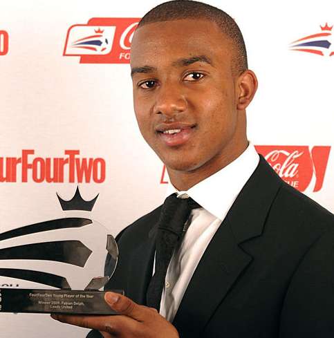 Aston Villa : Delph out 8 mois