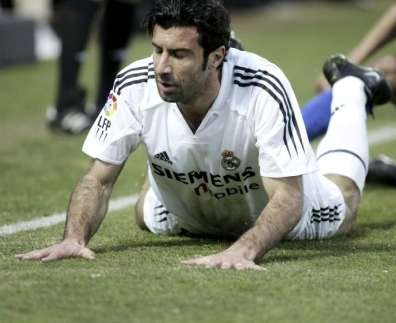 Figo vole au secours de Pellegrini