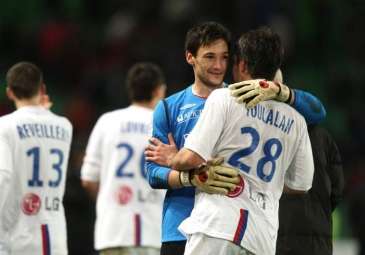 Lyon bloque Lloris et Toulalan