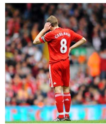 Vidéo: Gerrard pousse un fan