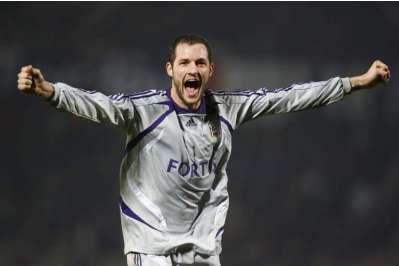 Van Damme chez les loups ?