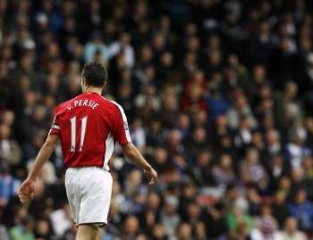 Van Persie attend Chamakh