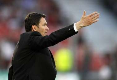 Aulas se fait charrier