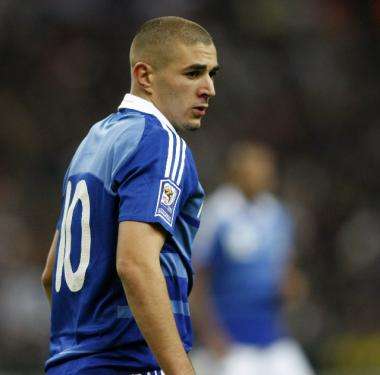 Absents, levez-vous !