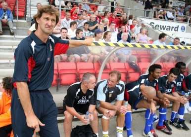 Tony Adams en Azerbaïdjan