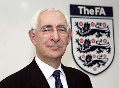 Le président de la FA démissionne