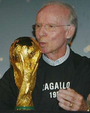 Zagallo se paie Maradona