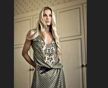 La compagne de Bendtner régale