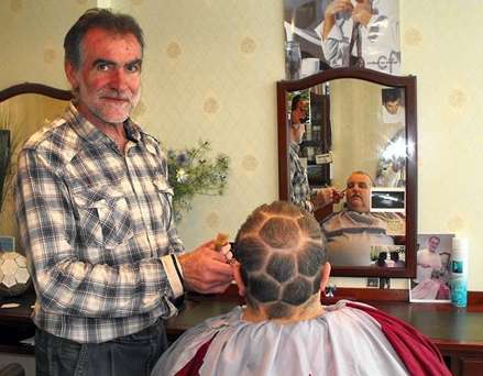 Une coiffure d&rsquo;un goût douteux