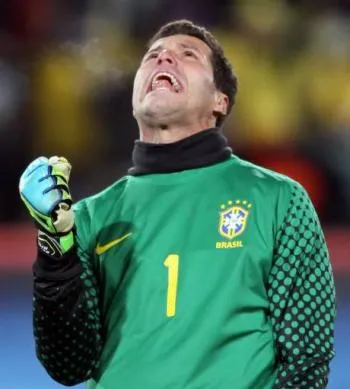 Julio Cesar craint CR9