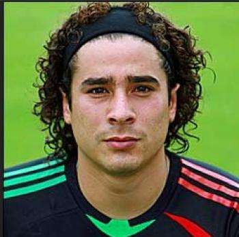 Ochoa au Benfica ?