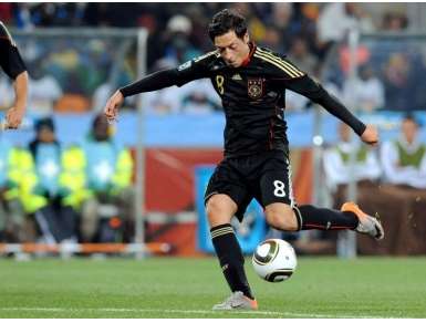 Le Barça veut Özil