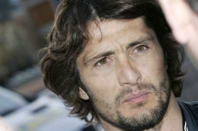 Lizarazu sort le bazooka