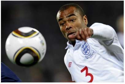 Ashley Cole aussi déteste l&rsquo;Angleterre !