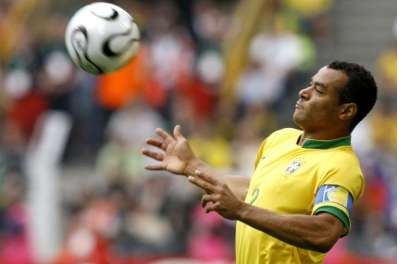 Cafu soutient Dunga