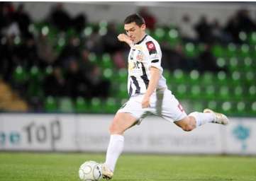 Keserü signe à Angers
