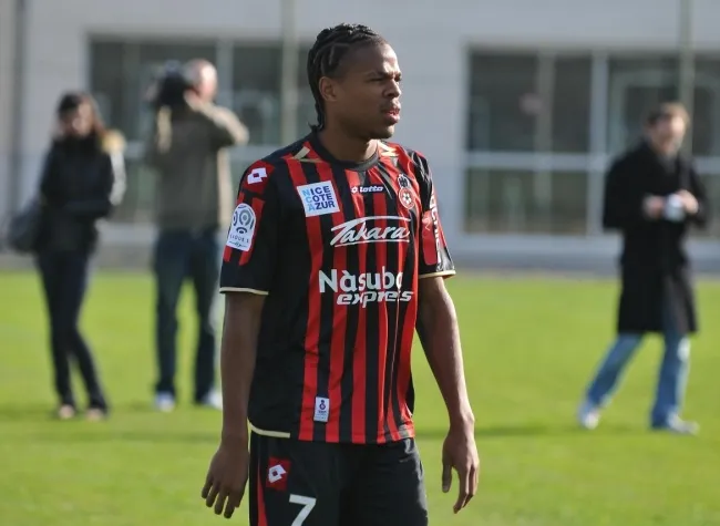 West Ham s&rsquo;accroche pour Rémy