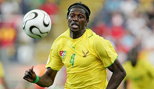 Adebayor porte plainte